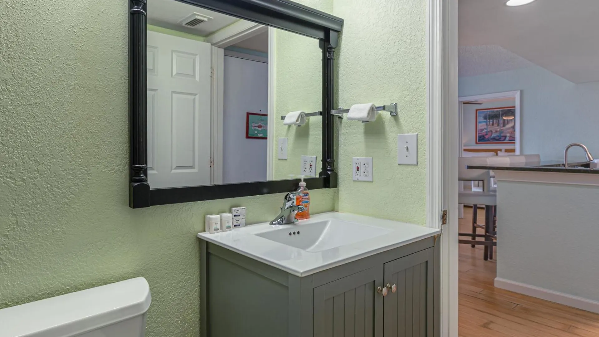 Sunrise Suites Cayo Coco Suite #208 Key West Apartment