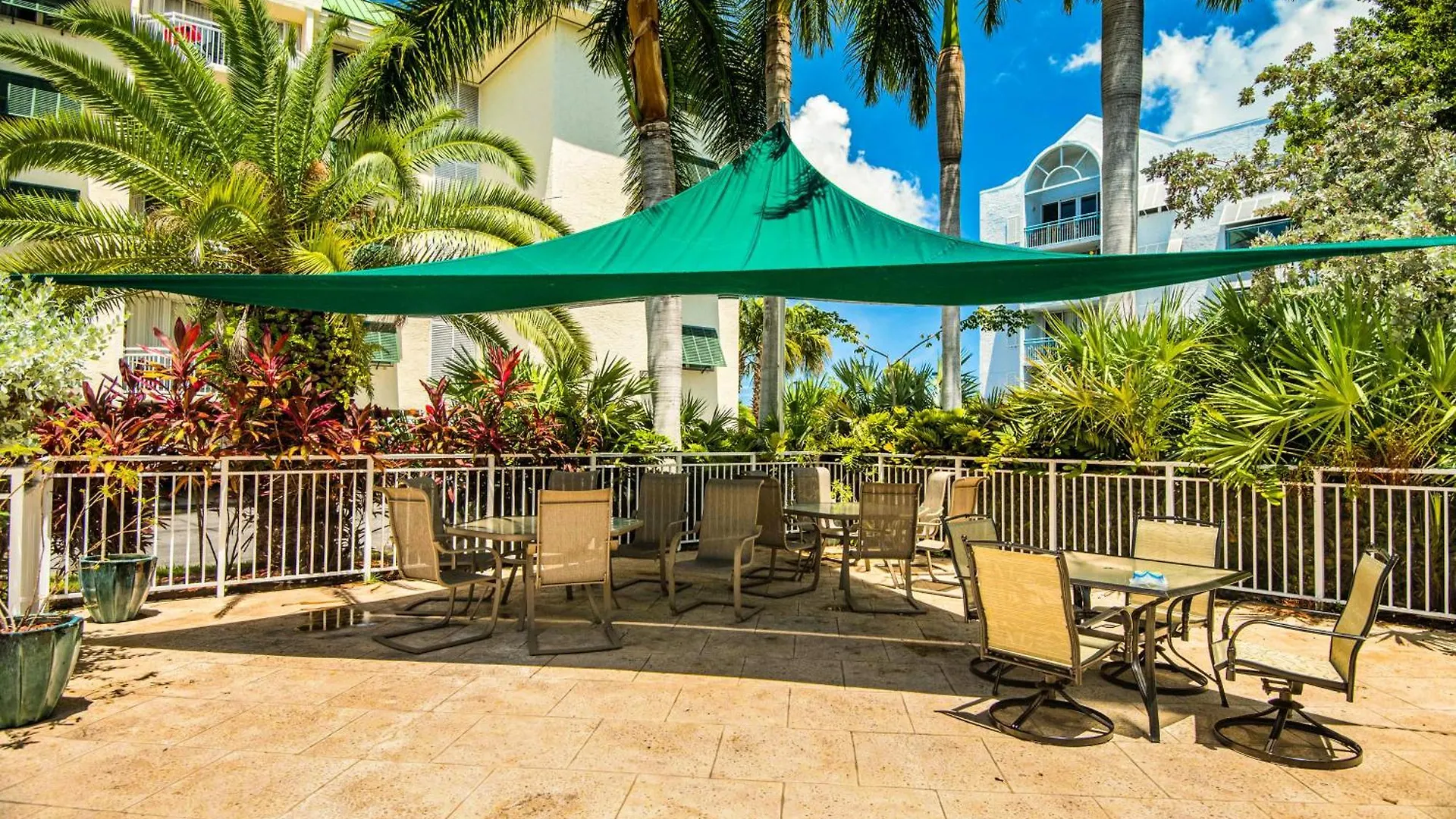Sunrise Suites Cayo Coco Suite #208 Key West Apartman